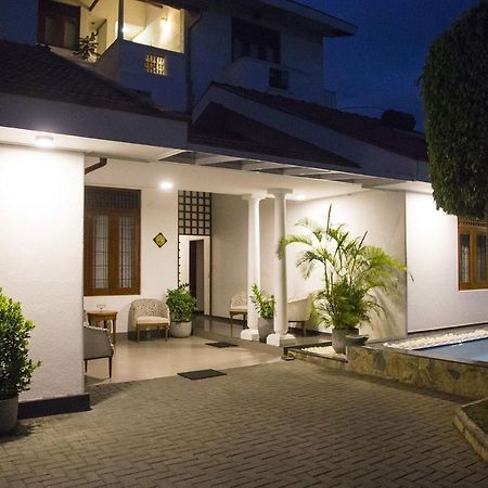 Suriya Arana Bed and Breakfast Negombo Eksteriør billede