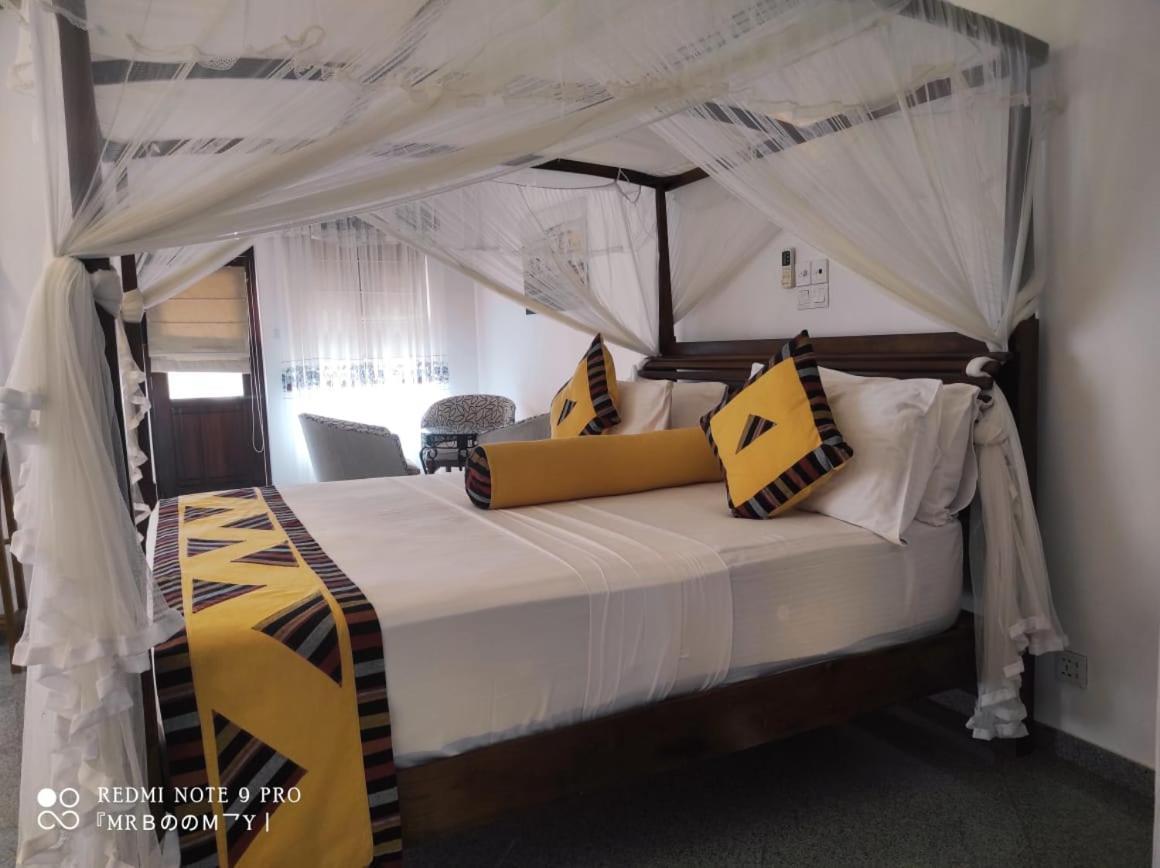 Suriya Arana Bed and Breakfast Negombo Eksteriør billede