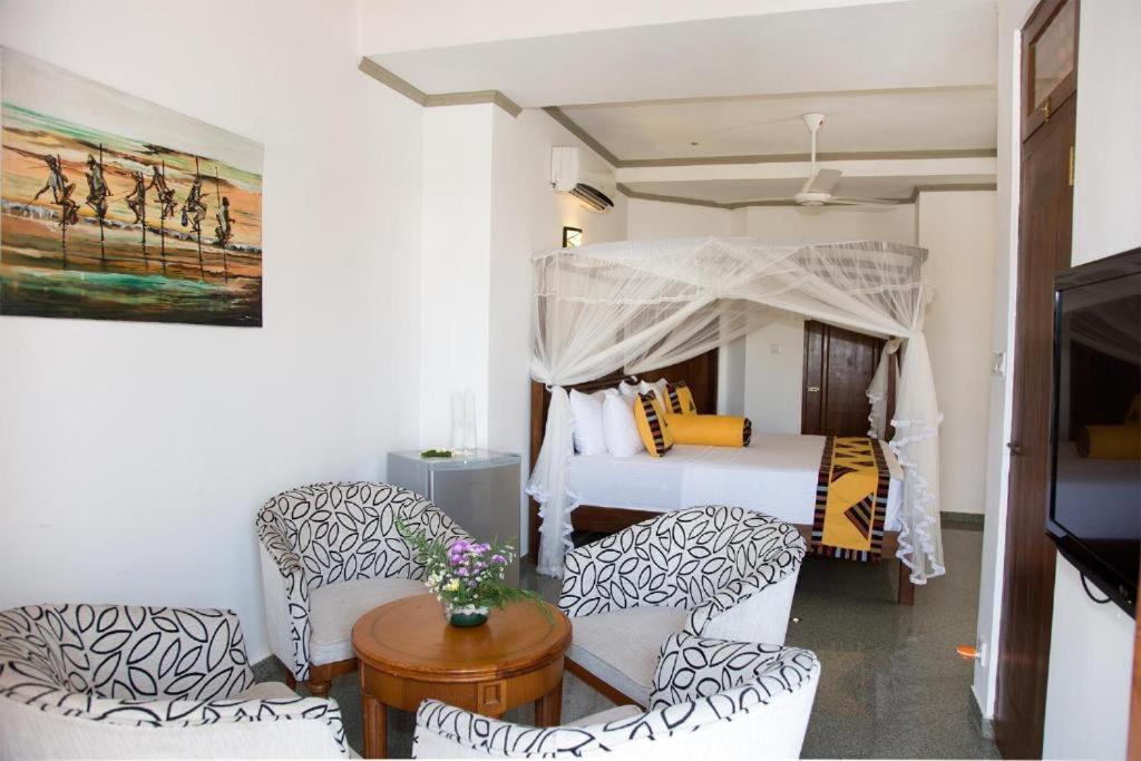 Suriya Arana Bed and Breakfast Negombo Eksteriør billede