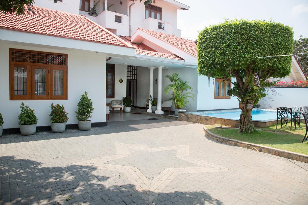 Suriya Arana Bed and Breakfast Negombo Eksteriør billede