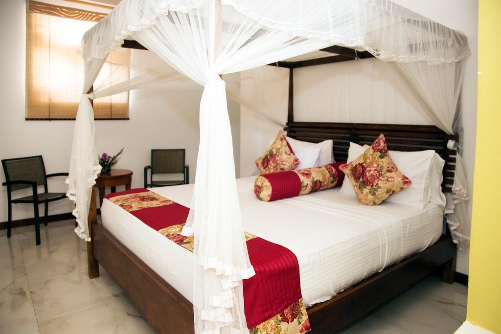 Suriya Arana Bed and Breakfast Negombo Eksteriør billede